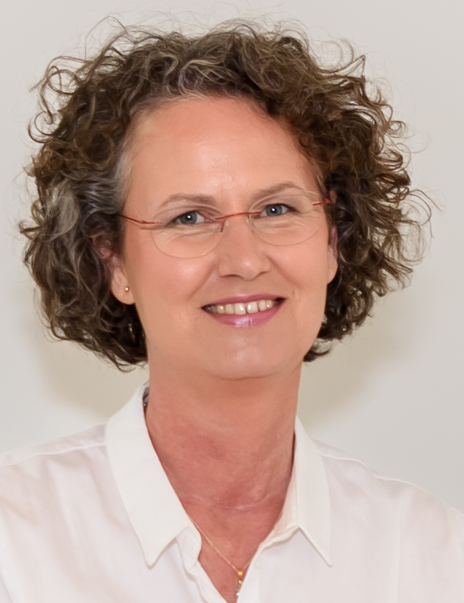 Suzanne Buss